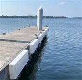 horizontal bumpers on broadway docks